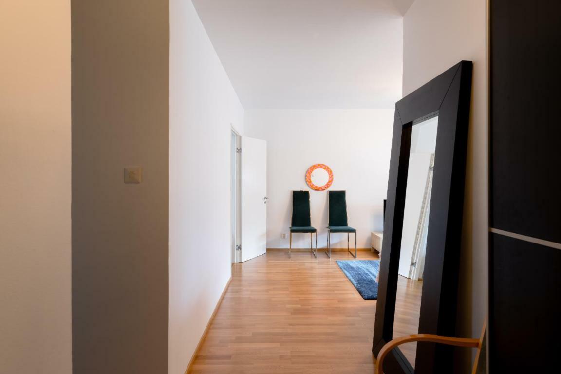 Stay Here Apartment Kamppi Хельсинки Экстерьер фото